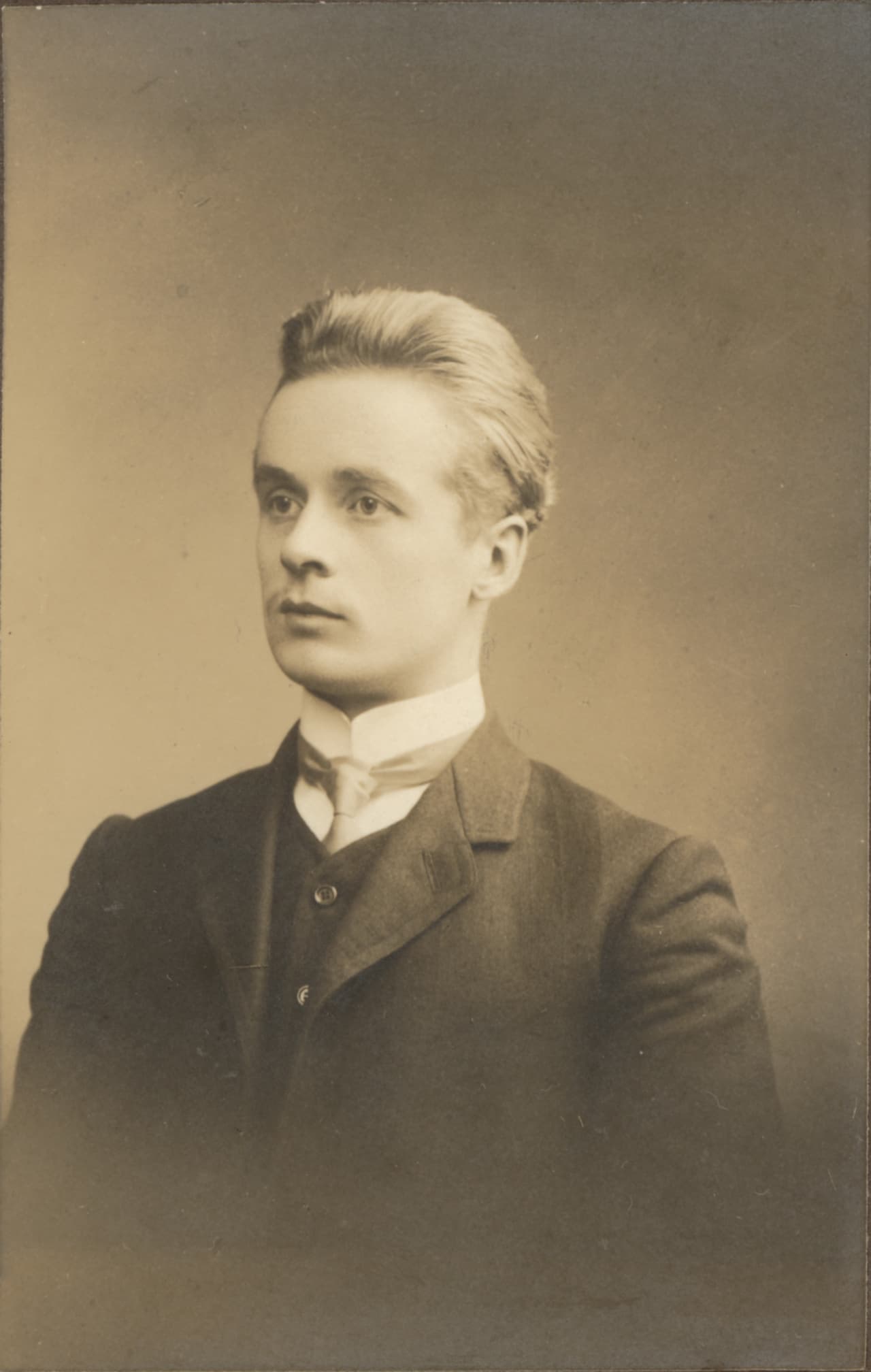 Juhani Siljo’s collection of aphorisms “To the Clear Water”