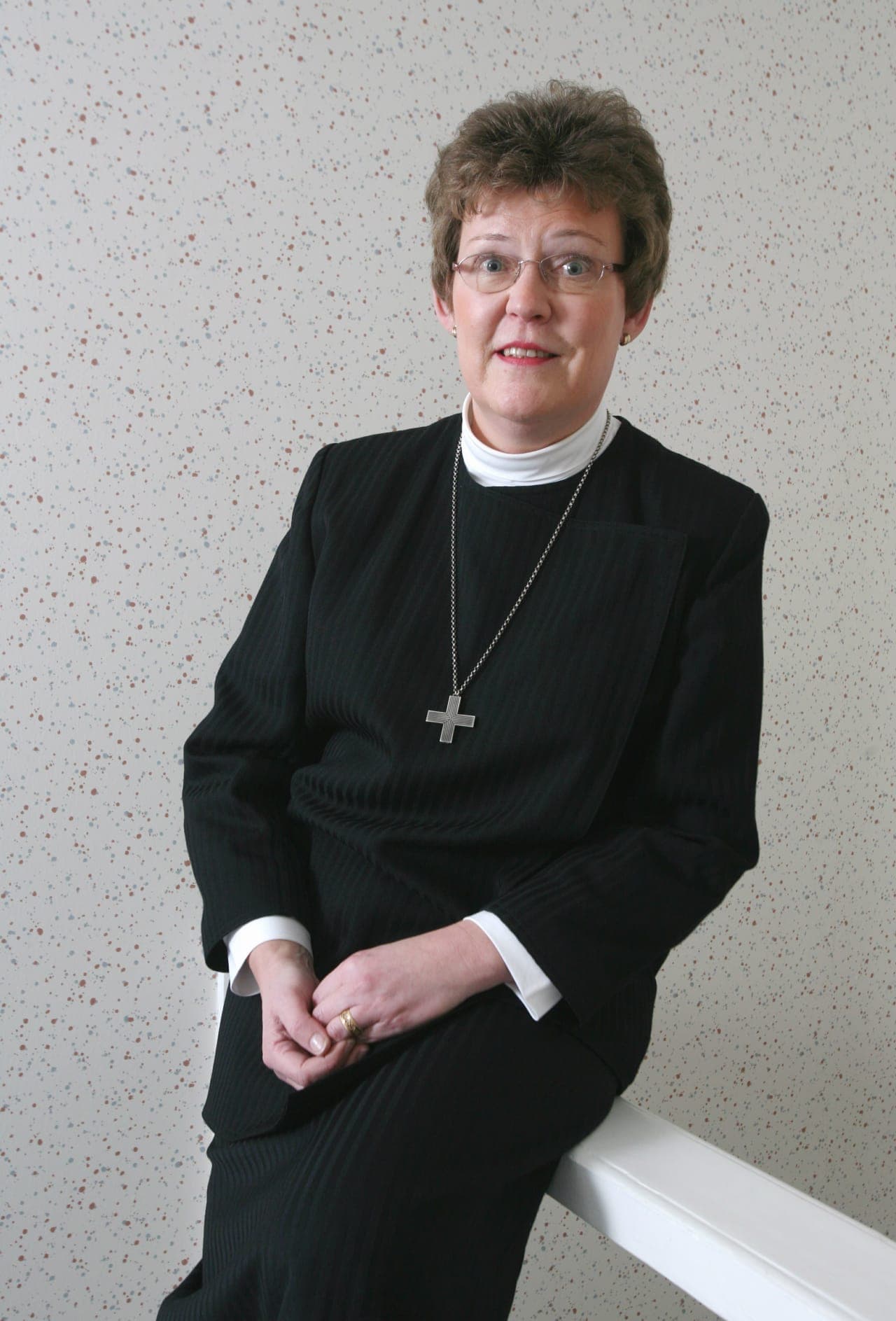 Vuokko outfit for female pastor