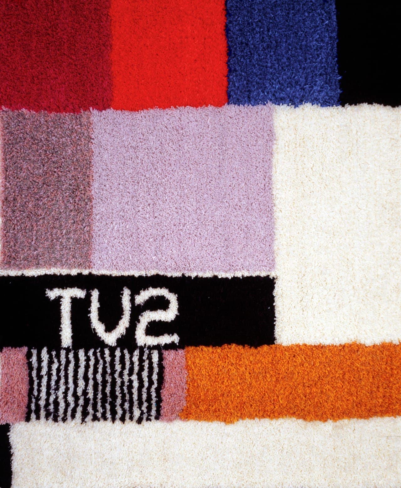 Test card rug by Panu Puolakka