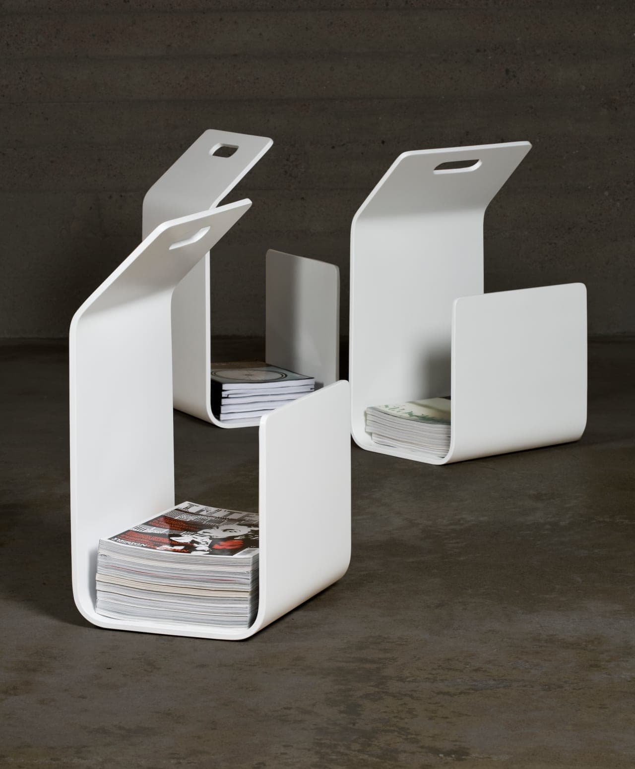 Kanto magazine rack by Artek