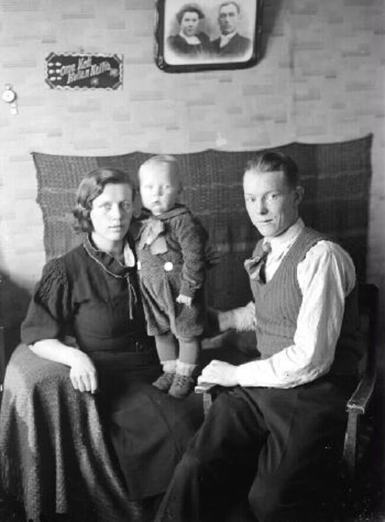 Домашняя табличка «Любовь побеждает все»